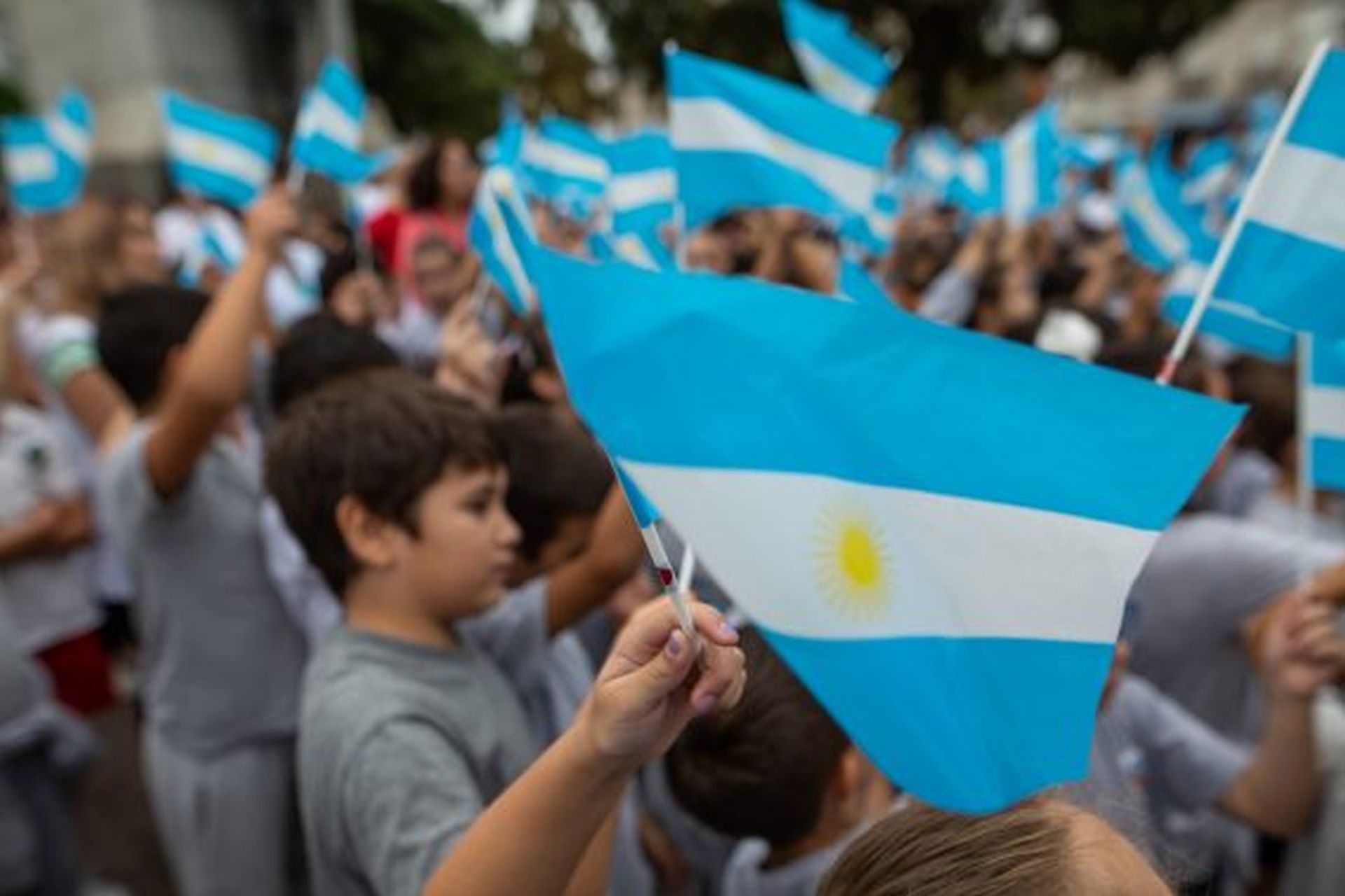Educar en el amor a la patria: el patriotismo como virtud que se aprende en casa Educar en el amor a la patria: el patriotismo como virtud que se aprende en casa